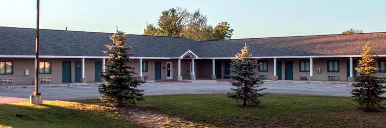 The Kingsley Suites Екстериор снимка