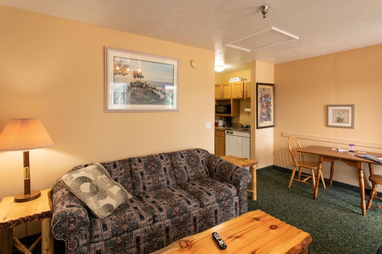 The Kingsley Suites Екстериор снимка
